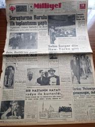 Milliyet Gazetesi - 19 Eylül 1960 - Soruşturma Kurulu İlk Toplantısını Yaptı - Milli Birlik Komitesi Üyesi Numan Esin İhtilal Bir Parti İçin Yapılmadı Dedi - İran Kraliçesi Farah Diba'nın Çocuğu 20 25 Ekimde Doğacak - Başbakanlık Müsteşarı Alparslan Türkeş Polemiğe Girmeyeceğim Dedi - Selim Sarper Dün New York'a Gitti - Suriye Ürdün Sınırında Çarpışma Oldu - Bugünkü Burç Falı - İstanbul Ankara Teknik Üniversite Radyosu Programı - Gördüğüm Rusya Röportaj Ömer Sami Coşar Yazı Dizisi - Abdülcanbaz'ın Maceraları Çizgi Roman Çizen Turhan Selçuk - Şehir Tiyatrolarında Günde İki Piyes Oynanıyor - Yakut Gözlü Kedi Yazan Ümit Deniz Yazı Dizisi - Allahlık Ali Bey Çizen Swan - Tombik Çizen Trog - Cisco Kid Çizen Jose Salinas Rod Reed- Boncuk Walt Disney - Kuzey İtalya Sular Altında - Galatasaray Puan Ve Averajdan Oldu - Beşiktaş Ptt'yi Dün Güç Yendi - Vefa Toto Oynayanlara İzmir'de Şaka Yaptı - Milli Ligde Puan Cetveli - Fenerbahçe'de Adana'da Galip