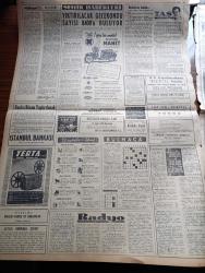 Milliyet Gazetesi - 19 Eylül 1960 - Soruşturma Kurulu İlk Toplantısını Yaptı - Milli Birlik Komitesi Üyesi Numan Esin İhtilal Bir Parti İçin Yapılmadı Dedi - İran Kraliçesi Farah Diba'nın Çocuğu 20 25 Ekimde Doğacak - Başbakanlık Müsteşarı Alparslan Türkeş Polemiğe Girmeyeceğim Dedi - Selim Sarper Dün New York'a Gitti - Suriye Ürdün Sınırında Çarpışma Oldu - Bugünkü Burç Falı - İstanbul Ankara Teknik Üniversite Radyosu Programı - Gördüğüm Rusya Röportaj Ömer Sami Coşar Yazı Dizisi - Abdülcanbaz'ın Maceraları Çizgi Roman Çizen Turhan Selçuk - Şehir Tiyatrolarında Günde İki Piyes Oynanıyor - Yakut Gözlü Kedi Yazan Ümit Deniz Yazı Dizisi - Allahlık Ali Bey Çizen Swan - Tombik Çizen Trog - Cisco Kid Çizen Jose Salinas Rod Reed- Boncuk Walt Disney - Kuzey İtalya Sular Altında - Galatasaray Puan Ve Averajdan Oldu - Beşiktaş Ptt'yi Dün Güç Yendi - Vefa Toto Oynayanlara İzmir'de Şaka Yaptı - Milli Ligde Puan Cetveli - Fenerbahçe'de Adana'da Galip