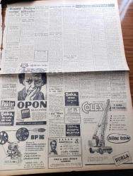 Milliyet Gazetesi - 19 Eylül 1960 - Soruşturma Kurulu İlk Toplantısını Yaptı - Milli Birlik Komitesi Üyesi Numan Esin İhtilal Bir Parti İçin Yapılmadı Dedi - İran Kraliçesi Farah Diba'nın Çocuğu 20 25 Ekimde Doğacak - Başbakanlık Müsteşarı Alparslan Türkeş Polemiğe Girmeyeceğim Dedi - Selim Sarper Dün New York'a Gitti - Suriye Ürdün Sınırında Çarpışma Oldu - Bugünkü Burç Falı - İstanbul Ankara Teknik Üniversite Radyosu Programı - Gördüğüm Rusya Röportaj Ömer Sami Coşar Yazı Dizisi - Abdülcanbaz'ın Maceraları Çizgi Roman Çizen Turhan Selçuk - Şehir Tiyatrolarında Günde İki Piyes Oynanıyor - Yakut Gözlü Kedi Yazan Ümit Deniz Yazı Dizisi - Allahlık Ali Bey Çizen Swan - Tombik Çizen Trog - Cisco Kid Çizen Jose Salinas Rod Reed- Boncuk Walt Disney - Kuzey İtalya Sular Altında - Galatasaray Puan Ve Averajdan Oldu - Beşiktaş Ptt'yi Dün Güç Yendi - Vefa Toto Oynayanlara İzmir'de Şaka Yaptı - Milli Ligde Puan Cetveli - Fenerbahçe'de Adana'da Galip