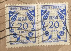 Türk Pulu - Turkish Stamp - Mektup Zarfından Kesilmiş  / Postadan Geçmiş İkili Pul Filateli -DAMGALI - RESMİ PUL , 20 LİRA - Türkiye Cumhuriyeti - NOSTALJİK DOĞUM GÜNÜ HEDİYESİ