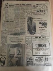 HÜRRİYET GAZETESİ 28 KASIM 1966 YIL :19 SAYI :6676---Üçüncü AP büyük  kongresi dün başladı :Demirel :Meşru nizama karşı bir  tehlike yok ---Trafik kazasında üç kişinin  kafası  koptu ---Kongreye 1575 delege iştirak etti ---Mansfield in oğlunu Arslan ağır yaraladı ---Brenda nın kardeşlerinden Birol un kızına hediye bebek geldi ---Suudi Arabistan Birlikleri ,yardım için dün sabah  Ürdün e girdi ---Kız  öğrencisini iğfal eden ilkokul öğretmeni 9 yıla mahkum  oldu ---Taşlıtarla da itfaiye teşkilatı kurulacak --Sigara nın sebebiyet verdiği hasatlıklardan  ölenlerin sayısı artıyor ---Vefa , H.Tepe yi 2-0 mağlup etti ---Beşiktaş 2-0 kazandı ---Fenerbahçe  4-1 galip ---Feriköy :2 İzm.Spor :1---Göztepe :1 Karşıyaka : 0--Eskişehir .1 Altınordu :0---AP Kongresini Çok Şık Hanımlar da alakayla  takip etti ---