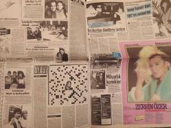 Şey Haftalık Aktüalite Sinema Tiyatro Müzik ve Magazin Gazetesi - 26 Eylül 1987 - Sayı:1 - Gülşen Bubikoğlu - Talat Bulut - Bülent Ersoy - Cem Karaca'nın gölgesinden korkan kadın - Tunca Toskay - Ajda Pekkan - Hülya Koçyiğit - Arif Sağ SHP'ye türkü armağan etti - Öyle bir dünya ki... - Hülya Koçyiğit - Adile Naşit'in artık manevi kızı da var - Sibel Egemen - Nebahat Çehre - Yaşar Alptekin - Çeçilya - Aysel Gürel - Yavuz Çuhacı - Zerrin Özer kaset reklamı - Metin Akpınar - Zeki Alasya - Ayşe Tunalı - Sami Hazinses - Ümit Utku - Ajda'ya böylesi yakışır - Teoman Akıncı - Ali Akbaba - Yüksel Behlil - Muhtar Yiğit - Mustafa Topaloğlu kaset reklamı - Enrico Macias - Cüneyt Gökçer - Nihat Aybars - Kemal Bekir - Bozkurt Kuruç - Bilal ve Feridun Bağrıyanık Kaset reklamı - Altın Portakal Kurtlar Sofrasında - İzzet Altınmeşe kaset reklamı - İbrahim Tatlıses- Sibel Can - İpek Pınar ölümüne koşuyor - Çıplak arabeskçinin torpili kim? fotoğraf ve haberi - Gazetenin sayfaları tamdır fakat kopuktur.