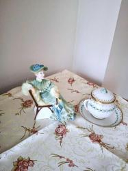 Royal doulton biblo