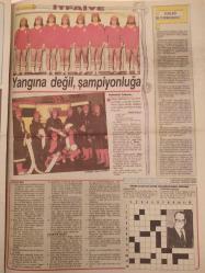 Güneş Spor Dergisi - Milyarlık heyecan - Futbolcular futboldan sınıfta kaldı - Yusuf Namoğlu'na sahne dopingi - At yarışlarında milyarlık heyecan - Süleyman Seba - Beşiktaş'ta yeni hedefler - Sibel'in hikayesi - 4 üvey ana 29 madalya - Şenol Güneş - Kaybolan Fener'i havalarda arıyor - Kovaçeviç - Ligden Aklar-karalar - Takımlarında kaybolan ünlüler - Zonguldak: Sinir bastı - Türe'nin ürettiği penaltı - Filelerin kraliçeleri - Türkiye'nin tek bayan yöneticisi Altay'da - Oya Dağıstanlı - Katedralde bir güzel - Yangına değil, şampiyonluğa - Spor Bulmacası - Bunları Biliyor musunuz? - Galatasaray'da Bahar Öztan - Hüsnü Çil'in çiçekleri - Bayrak Savaşı fotoğraf ve haberi - Tam Takım Dergi