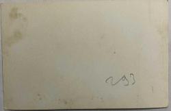 TAKIM ELBİSE GİYEN BABA VE ANNESİNİN YANINDA OTURAN ERKEK ÇOCUK FOTOĞRAFI ,  ORİJİNAL SİYAH & BEYAZ, 13X9 EBADINDA - 1940'LAR, 1950'LER, 1960'LAR ve 1970'LER TÜRKİYE'SİNDEN NOSTALJİK DOĞUM GÜNÜ HEDİYESİ