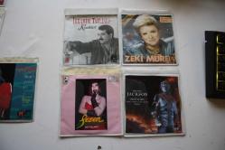 MİCHEAL JACKSON-ZEKİ MÜREN-SEZAN AKSU-İBRAHIM TATLISES  VE DEVAMI FULL KOLLEKSİYON CD LOT ORJINAL (YUKARI RAF