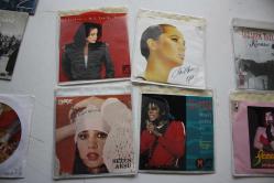 MİCHEAL JACKSON-ZEKİ MÜREN-SEZAN AKSU-İBRAHIM TATLISES  VE DEVAMI FULL KOLLEKSİYON CD LOT ORJINAL (YUKARI RAF
