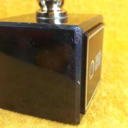 KÜBİK FORMDA SİYAH MERMER KAİDELİ ALTIN YALDIZ METAL İSTİRİDYE KABUĞU SHELL TÜRKİYE 100 YIL 1923-2023 HATIRASI BİBLO