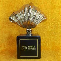 KÜBİK FORMDA SİYAH MERMER KAİDELİ ALTIN YALDIZ METAL İSTİRİDYE KABUĞU SHELL TÜRKİYE 100 YIL 1923-2023 HATIRASI BİBLO