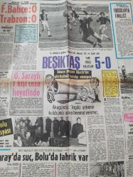 14 Şubat 1974 - Hürriyet Gazetesi - Fenerbahçe 0 Trabzon 0 - Beşiktaş Yarı Finali Kolayladı 5-0 - İdare Heyeti Birch'ün görüşünü tasvip etmiyor - Galatasaray'da suç, Bolu'da tahrik var - Gazete tam değil kupürüdür - 42x58cm ebatındadır..