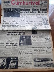 Cumhuriyet Gazetesi - 31 Ocak 1957 - Adnan Menderes Turgut Reisin Türbesini Ziyaret Etti - İthalattan Hazine Hissesi Tacirleri Telaşa Düşürdü - Adapazarı Muhtar Seçimleri - Şair Ziya Osman Saba Vefat Etti - İlaç Darlığı Ve Hastanelere Kabul Edilmeyen Hastalar - Eisenhower'in Ortadoğu Planı Amerika Temsilciler Meclisinde Kahir Ekseriyetle Kabul Edildi - İdam Sehpasında Can Veren Devletliler Derleyen Cemaleddin Saraçoğlu Yazı Dizisi - Despot Yazan Reşat Enis Yazı Dizisi - Karısına Fuhuş Yaptıran Adam - Uydurma Selanik Davası Oktay Engin'in Ebeveyni Üzerinden Manevi Baskı Yapılıyor - Ömer Sami Coşar Köşe Yazısı - Burhan Felek Köşe Yazısı - Resimli Romanımız Zırhlı Haydut - Kalbimin Sesi Filmi Lale Sinemasında - Kadın Ve Moda - Havilland Kremleri - Tanrıdağ Ziyafeti Provalarında Altan Hanoğlu Ve Talat Artemel - Bulmaca - Tek Devrelik Gollerle Galatasaray 4 Emniyet 1 - Adalet Beyoğluspor Maçı Bugün - Silahlı Kuvvetler Harb Okulları İkinci Spor Bayramı Yapılıyor -  Fenerbahçe'nin 50. Yılı