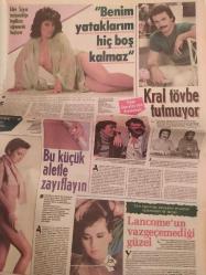 Şey Haftalık Aktüalite Sinema Tiyatro Müzik ve Magazin Gazetesi - 28 Mayıs 1988 - Sayı:35 - Talat Bulut Cannes'da çırılçıplak - Bülent Ersoy sağ gösterip sol vurdu - Orhan Oğuz - MEral Orhonsay - Cem KAraca - Türkan Şoray - Vecdi Sayar - Onat Kutlar - Mehmet Soyarslan - Türk sineması nereye gidiyor? - Hüner Coşkuner - Mine Koldaş - Rutkay Aziz - Tarık Akan - Arzu Ece - Ülkü Aker - Perihan Savaş  - Melike Zobu - Ülkü Talayer - Osman Görgen - Bayramlık sevgilisi Melike'nin kocası - İstanbul'dan milyarlık biz hazine geçti - Her yerde Fenerbahçe - Asuman Aydoğdu - Ayşe Yeşiltaş - Engin Çağlar - Leyla somer - Falınız - Cem Duna - Belkıs Akkale - Sezen Aksu - Ahmet Özhan - Zeki Müren - Ali Atmaca - Hikmet Karabulut - Mehmet Nazım - Muhsin Ertuğrul - Timur Selçuk - Ümit Tokcan - Ceylan - Gülden Karaböcek - Ahu Tuğba - Alev SAyın - Orhan Gencebay - Sinan Çetin - Cüneyt Arkın - İsabella Rossalini - Serpil Çakmaklı - Harika Avcı - Samime Sanay - Sibel Turnagöl - Tam Takım Gazete