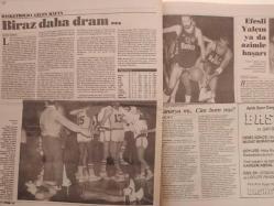 Cumhuriyet Spor Dergisi - 17 Şubat 1987 - Sayı:26 - Bir zamanlar manşetteydiler - Valeri Neagu - Saha sorunu halledilmeli - Galatasaray'ın şampiyonluğuna gölge düşürecekler - Solbek nasıl oynanır Kadir göstersin - Haydi Oğuz biraz gayret - Zafer ve mütareke - Kötü savunmaya güzel gol - Doğru seçeneği işaretleyin... - Halit Deringör - Güreşimizin dirilişi için - Bu top kahrından ölmedi - Bir zamanlar manşetteydiler - Manşetteyken harcandım düşüverince anladım - Eser: Her şeye rağmen mutluyum - Mehmet Ekşi ile tatlı tatlı söyleştik - Hala Beşiktaşlıyım - Ahmet Ceyhan nice yıllara - 36 yaşında futbolda üçüncü baharını yaşıyor - Etiye bir darbe daha - Futbol diye bir din - Biraz daha dram... - Efesli Yalçın ya da azimle başarı - Kanarya mı, Cim Bom mu? - Arzu Göllü - Minsk şampiyon - Tüyo mu var yoksa? - Siz hakem olsaydınız - Söylüyor, yazıyor ve uçuyor... - Şiir gibi bir duygu: KAYAK fotoğraf ve haberi - Tam Takım Dergi