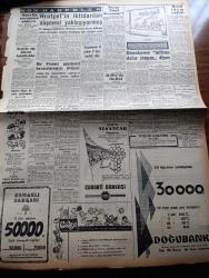 Cumhuriyet Gazetesi - 3 Ağustos 1957 - Saygı Nasıl Korunur Yazan Nadir Nadi Köşe Yazısı - Japon Gazeteci Minoru Hirano Japonya'da Basın Serbesttir Dedi - Halil Sezai Erkut Dün Sabah Tahliye Edildi - Amerikan Dışişleri Bakanı John Foster Dulles Dün Londra'da Büyük Elçimiz Birgi İle Görüştü - Silahsızlanma Konferansı - Hürriyet Partisi Toplantılarına Yarın Fevzi Lütfi Karaosmanoğlu Da Katılacak - Ege'de Kuraklık Ve Şiddetli Sıcaklar - Yanlış Zifaf Yazan Kemal Bilbaşar Yazı Dizisi - Boğaziçi Köprüsü Hazırlanırken Yazan Yüksek Mühendis Necdet Dirilgen Yazı - Marilyn Monroe Çocuğunu Aldırttı -  Hrutçef'in İktidardan Düşmesi Yaklaşıyormuş - Küba'da İhtilal - Köpek Benji İdam edildi - Resimli Romanımız Çifte Cinayet - Büyük Casuslar Derleyen A. Cemalettin Saraçoğlu - Ses Sanatkarı Muzaffer Akgün Büyükdere Beyaz Parkta - Futbolcu Hilmi Transfer Konusunda Dördüncü Defa Karar Değiştirdi -  Beykoz Mevsimi Merasimle Açtı - 5. Yıl Ahmed Reis Yelken Yarışı Bugün Yapılıyor