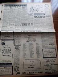 Cumhuriyet Gazetesi -  5 Ağustos 1957 - Hürriyet Partisi Yuvarlak Masa Toplantısına İştirake Hazır - Mareşal Tito Hrutçef Mülakatının Yankıları - 6000 den Fazla Kıbrıs Türkü Dün Lefkoşe'de Büyük Bir Miting Yaptı - Fevzi Lütfi Karaosmanoğlu Dün Gece Zürihten Döndü - Batılılar Komünist Çin İle Ticaret Tahdidlerini Gevşetti - Sovyet Rusya'da Türkçülük Hareketi - Demir Perde Gerisindeki Müslümanlar - Tarabyada Televizyonlu Bir Otel İnşa Edilecek - Aziz Nesin'in Yeni Başarısı - Yanlış Zifaf Yazan Kemal Bilbaşar Yazı Dizisi - Yeni Türkçe Kuran Yazan Hasan Ali Yücel - Bestekar Zeki Arif Ataergin'in Muazzam Jübilesi - Müzeyyen Senar - Rusya'daki 80 Bin Alman Harp Esiri - Mersinli Teknisyen Mustafa Yerman Bisiklet Lastiği Yaptı - Küba'da Çarpışmalar Dinmedi - Savarona İngiltere Yolunda - Ankara İstanbul Haftalık Radyo Programı - Resimli Romanımız Çifte Cinayet - Büyük Casuslar Derleyen A. Cemalettin Saraçoğlu Yazı Dizisi - Samatya Yenikapı Arasındaki Yarışta Galatasaray Istanbul Kürek Şampiyonu