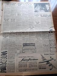 Cumhuriyet Gazetesi - 2 Ekim 1957 - İki Milletvekili Dağıstan Binerbay Ve Burhaneddin Onat Demokratik Partiden İstifa Ettiler - Kara Aydınlar Yazan Nadir Nadi Köşe Yazısı - Adana Vapurunda 50 Kilo Afyon Bulundu - Muhalif Partilerin Seçim Mitingleri 6 Ekime Kaldı - Brezilya'dan 300 Ton Kahve Geliyor - Celal Bayar Ve İstanbul Milletvekilliği - Seçim Anketi Yasağına Rağmen Şemseddin Günaltay'ın Demeci - Metin Toker Bugün Tahliye Ediliyor - Kapani Kardeşler Arasında Mücadele Devam Ediyor - İblisin Kızı Yazan Guy Des Cars Yazı Dizisi - 20 Liraya Bir Yahudi Nakleden M. Kenan Kan Yazı Dizisi - Amerika'da Zencilerin Meselesi Yazan Sulhi Dönmezer - Ürdün Parlamentosu Tekrar Açıldı - Bir Şempanze Dava Açtı - Burhan Felek Köşe Yazısı - Yurtta Seçim Mücadelesi İntibaları - Atlas Sinemasında Minneapolis Senfoni Orkestrası Konserleri - Dün Bakkallara Peynir Dağıtılmaya Başlandı - Turgay Şeren Takımda Yer Almayınca Galatasaray Spartak'a   3 0 Yenildi - Şeref Has Ve Ayhan Hançeri Milli Takımda