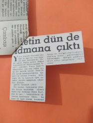 26 Ocak 1974 - Tercüman Gazetesi - Pekin-Kurt meselesinin iç yüzü - Necati Bilgiç - Galatasaray bugün İzmir'e gidiyor - Metin dün de idmana çıkmadı - Gazete tam değil kupürüdür - 13x25cm ebatındadır..