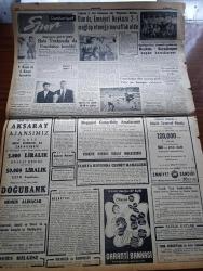 Cumhuriyet Gazetesi - 27 Eylül 1957 - Cumhuriyet Halk Partisi Yetkilerini Tamamen İsmet İnönü'ye Devretti - Türkiye'nin Cezayir Politikası - Amerika'nın Bize Yardım Programı - Cumhuriyetçi Millet Partisi Radyoya Boykot Yapıyor - Dil Bayramı Dün Ankara'da Kutlandı - Amerika'nın Bize Yardım Programı - 950 Bin Seçmen Kartı Bastırıldı -  Osman Bölükbaşını Yazıyor Diye Gazete Satan Çocuk Mahkum Oldu - İblisin Kızı Yazan Guy Des Cars Yazı Dizisi - Seçimlerden Sonra Almanya Yazan Feyyaz Tokar - Profesör Nümbüs'ün Maceraları Çizgi Roman - Maliye Bakanı Hasan Polatkan Makarios'u İtham Etti - İhtiyarlar Asya Gribi Olmuyor - Burhan Felek Köşe Yazısı - Yurtta Seçim Mücadelesi İntibaları - Bulmaca - Ankara İstanbul Radyosu Programı - Batı Trakya'da da Fenerbahçe Kuruldu - Boğazı Geçme Yüzme Yarışını Selma Hassan Ve Yılmaz Özüak Kazandılar - Beşiktaş Beyoğluspor Bugün Karşılaşıyor