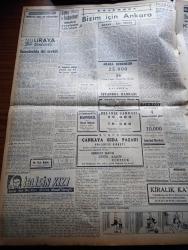 Cumhuriyet Gazetesi - 21 Ekim 1957 - Dün Taksim Mitinglerinde Celal Bayar Konuştu Fakat İsmet İnönü Konuşamadı - Celal Bayar 30 Yıl Sonra Türkiye Küçük Bir Amerika Olacak Dedi - CHP Mitingindeki Misli Görülmemiş Kalabalık İsmet İnönü'ye Büyük Tezahürat Yaptı - Refik Koraltan'ın Bir Köylüden Aldığı Cevap - Hüseyin Cahit Yalçın Büyük Bir Törenle Dün Toprağa Verildi - Adnan Menderes Dün İzmir'de Beklenen Nutkunu Söyledi - İblisin Kızı Yazan Guy Des Cars Yazı Dizisi - 20 Liraya Bir Yahudi Nakleden M. Kenan Kan Yazı Dizisi - Bizim İçin Ankara Yazan Hasan Ali Yücel - Pazartesi Konuşmaları Yazan Bedri Rahmi Eyüboğlu Yazı Dizisi - Reims Fransa Lig Lideri - İstanbul Boks Karması 22 Ekim'de Ankara'ya Geliyor - Profesör Nümbüs'ün Maceraları Çizgi Roman - Boğaziçine Yapılacak Asma Köprü - Yurtta Seçim Mücadelesi İntibaları - Trabzon'da Adnan Menderes'in Rüyasından Bahsediliyor - Ankara İstanbul Haftalık Radyo Programı - Fenerbahçe İstanbulspor'u Dün Mağlup Edemedi - 16 Türkiye Halter Rekoru