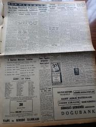 Cumhuriyet Gazetesi - 21 Ekim 1957 - Dün Taksim Mitinglerinde Celal Bayar Konuştu Fakat İsmet İnönü Konuşamadı - Celal Bayar 30 Yıl Sonra Türkiye Küçük Bir Amerika Olacak Dedi - CHP Mitingindeki Misli Görülmemiş Kalabalık İsmet İnönü'ye Büyük Tezahürat Yaptı - Refik Koraltan'ın Bir Köylüden Aldığı Cevap - Hüseyin Cahit Yalçın Büyük Bir Törenle Dün Toprağa Verildi - Adnan Menderes Dün İzmir'de Beklenen Nutkunu Söyledi - İblisin Kızı Yazan Guy Des Cars Yazı Dizisi - 20 Liraya Bir Yahudi Nakleden M. Kenan Kan Yazı Dizisi - Bizim İçin Ankara Yazan Hasan Ali Yücel - Pazartesi Konuşmaları Yazan Bedri Rahmi Eyüboğlu Yazı Dizisi - Reims Fransa Lig Lideri - İstanbul Boks Karması 22 Ekim'de Ankara'ya Geliyor - Profesör Nümbüs'ün Maceraları Çizgi Roman - Boğaziçine Yapılacak Asma Köprü - Yurtta Seçim Mücadelesi İntibaları - Trabzon'da Adnan Menderes'in Rüyasından Bahsediliyor - Ankara İstanbul Haftalık Radyo Programı - Fenerbahçe İstanbulspor'u Dün Mağlup Edemedi - 16 Türkiye Halter Rekoru