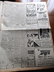 Cumhuriyet Gazetesi - 30 Eylül 1951 - Ümit Veren Kitap Yazan Nadir Nadi Köşe Yazısı - Bankalar Baremi Değişiyor Yeni Tasarı Hazırlandı - Güvenlik Konseyi Yarın Petrol İhtilafını Görüşecek - Almanya'nın Eski Ankara Büyükelçisi Von Papen İstanbul Valisi Fahrettin Kerim Gökay'ı Ziyaret Etti - Amerika'nın Atlantik Paktına Dair Teşebbüsü - Kasım Güleğin Dünkü Beyanatı - Babalar Çocuklarına Okul Kitabı Alamıyorlar - Harb Akademisinde Diploma Tevzi Töreni - Haftanın Şakaları Yazan Burhan felek - Dedikodu Yazan Falih Rıfkı Atay - Parmak İzi Nasıl Bulundu - Rüyalar Evi Yazan Peride Celal Yazı Dizisi - Batı Almanya'da 250.000 Kişilik Bir Ordu Kurulacak - Ordu Karması Dün Beşiktaş'ı 2 0 Yendi - Kadın Gazeteci Lil'in Maceraları Çizgi Roman - Dolmabahçe Stadında Ordu Muhteliti İle Fenerbahçe Maçı - Opon Ağrı Kesici - Hamiyet Yüceses Perihan Sözeri Ve Sabite Tur Tepebaşı Gazinosunda - Nevrozin Ağrı Kesici - Jeep - Easy Çamaşır Yıkama Ve Kurutma makinesi - Odeon Mağazaları - Zehra Bilir Beyaz Parkta