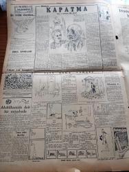 Cumhuriyet  Pazar Gazetesi - 2 Eylül 1951 - İzmir Dakikaları Yazan Doğan Nadi Köşe - Türk Zabıtasının Yakın Tarihinden Meraklı Yapraklar Nazif Kuş Vakası - Ah Bu Sıcaklar Karikatür - Adolf Hitler'i Öldüren Haber - Kapatma Yazan Ve Resimleyen Zahir Güvemli - Boş Vaktinizi Hoş Geçirmek İçin - Zeka Sporları - Çıkar Yol Hangisi Bulmaca - Abdülhamide Dair Bir Müşahede - Truman Yerine MacArthur - İnsanları Üçe Ayıran Bir Nazariye - Verem Mikrobunu Yiyen Mikroptan Vereme Karşı İlaç Yapıldı - Eğer Türkiye Hasta Adamsa Avrupa Çoktan Ölmüş Demektir - Tavşan Doğuran Kadın -  Bir Fotoğrafçının Muziplikleri - Frank Sinatra'nın Yeni İlham Perisi - Ava Gardner İle Frank Sinatra Seviştiklerini Gizlemiyor - Joan Crawford'un Erkeklere Tavsiyesi Yeni Bir Laf Bulun - Rita Hayworth'un Ali Handan Boşanmaya Karar Verişi Üzerine Dedikodular - İster İnan İster İnanma - Zehir Kadın Catherine Deshayes Voisin - Bu Mevsim Göreceğimiz Türk Filmlerinden Allahaısmarladık - Suavi Tedü - Hadi Hün -  Esen Görkmen