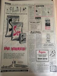 HÜRRİYET GAZETESİ 8 MART 1967 YIL :19 SAYI :6774---Rabianın  şerrinden  kurtulan  mahalleli bayram yapıyor ---3 Genç kadın 10 gün esir kaldı ---Bir komiser kendisini bıçakla ağır yaralayan firari  hırsızı öldürdü ---Amerikalılar Karaborsadan Kahve  Aldılar ---Üvey oğlunu boğup sonra tavana  asan kadın  tevkif edildi ---Altın mikrofon kervanı İzmir de ---Köylü kızı Hamiyet  nikaha çıtı -pıtı bir hanım olarak geldi --Saraçhanebaşı  kazı yerinde  arkeolojik park yapılacak ---İran Şahı kendisine bir naip seçilmesini istedi ---Erol Büyükburç ---İzmir Sibel  Pavyonunda : Ayla Dikmen --- Türkiye Kupa Maçı : Bugün saat 14:30 da Ali Sami Yen Stadında ---Fenerbahçe ,Altınordu ile oynuyor ---Kadir Has :Yugoslavlar bizi bu hale  düşürdü --Lig maçlarında kasti favul yapan oyuncular derhal oyundan  atılacak ---Elizabet Taylor  u kocasının önünde dudağından öptü ---Ressam şarkıcı ve dansöz ---1967 nin oyuncak bebeği hakiki bir  genç kıza benzedi----Toto da 13 bilen 2735 lira alacak ---