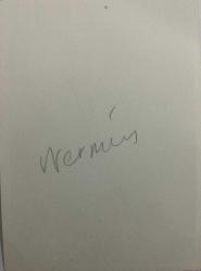 GÖZLÜK TAKMAYA ÇALIŞAN ANNESİ VE CEKET GİYEN BABASININ YANINDA OTURAN KIZ ÇOCUĞU FOTOĞRAFI , NERMİN ,ORİJİNAL SİYAH & BEYAZ, 11X8 EBADINDA - 1940'LAR, 1950'LER, 1960'LAR ve 1970'LER TÜRKİYE'SİNDEN NOSTALJİK DOĞUM GÜNÜ HEDİYESİ