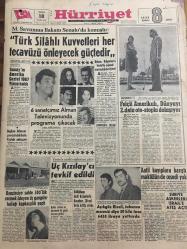 HÜRRİYET GAZETESİ 18 KASIM 1966 -Banyo zevki”PURO”Sabun --Türk Silahlı Kuvvetleri her tecavüzü önleyecek güçtedir --Sunay ın Amerika Gezisi 1967 Yılına Kaldı --Zeki Müren,Erol Büyükburç,Nuri Sesigüzel-6 Sanatçımız Alman Televizyonunda Programa Çıkacak ---Felçli Amerikalı ,Dünyayı 2. Defa Oto-Stopla Dolaşıyor ---Üç Kızılay cı tevkif edildi ---Benzinciye sahte 500 lük vermek isteyen üç gangster taslağı kapkaççılık yaptı ----Katil kayıplara karıştı maktülünde cesedi yok --Açıkgöz Rizeli ,tabanca mermisi diye 30  kilo tuzu 6450 liraya yutturdu ---Suriye de ki askerleri  İsrail e ateş açtı ----Tam dokuz hapishanede yattıktan sonra  beraat etti ---Türk Takımının Oturmuş Bir Sistemi Yok ---Türk takımında futbolu iyi bilen oyuncular var ---Başbakan ın çağrısı :Daha az yemek yiyin ---Faysal ın oğlu 8 milyon liraya özel jet uçağı aldı ---Gülen bebek kolu indirilince  gözünden yaşlar boşanıyor --Beyaz Saray ın damat adayı üç yıl sonra asker oluyor --Alkış yerine tabak kırma adeti yayılıyor ---