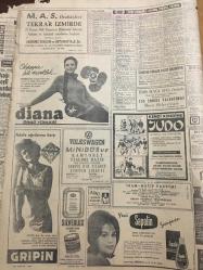 HÜRRİYET GAZETESİ 18 KASIM 1966 -Banyo zevki”PURO”Sabun --Türk Silahlı Kuvvetleri her tecavüzü önleyecek güçtedir --Sunay ın Amerika Gezisi 1967 Yılına Kaldı --Zeki Müren,Erol Büyükburç,Nuri Sesigüzel-6 Sanatçımız Alman Televizyonunda Programa Çıkacak ---Felçli Amerikalı ,Dünyayı 2. Defa Oto-Stopla Dolaşıyor ---Üç Kızılay cı tevkif edildi ---Benzinciye sahte 500 lük vermek isteyen üç gangster taslağı kapkaççılık yaptı ----Katil kayıplara karıştı maktülünde cesedi yok --Açıkgöz Rizeli ,tabanca mermisi diye 30  kilo tuzu 6450 liraya yutturdu ---Suriye de ki askerleri  İsrail e ateş açtı ----Tam dokuz hapishanede yattıktan sonra  beraat etti ---Türk Takımının Oturmuş Bir Sistemi Yok ---Türk takımında futbolu iyi bilen oyuncular var ---Başbakan ın çağrısı :Daha az yemek yiyin ---Faysal ın oğlu 8 milyon liraya özel jet uçağı aldı ---Gülen bebek kolu indirilince  gözünden yaşlar boşanıyor --Beyaz Saray ın damat adayı üç yıl sonra asker oluyor --Alkış yerine tabak kırma adeti yayılıyor ---