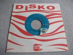 20 - NECATİ DİNDAŞ  VE Ş. AYHAN ÖZIŞIK YÖNETİMİNDE DİSKO TÜRK MÜZİĞİ ORKESTRASI - Sen sadece seviyorsun sevilmeden - Düşünme öyle derin