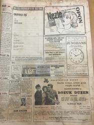 HÜRRİYET GAZETESİ 3 OCAK 1966-Triportör reklamı tam sayfa-Okuma -Yazma için seferberlik başlıyor --Turist gençler dün develeri Şişman a şehri gezdirdiler --Karaibler in incisi Barbados ,Kısmet i merakla bekliyor ---Akaryakıt fiyatına zam  yapılması ihtimali var ---Genç aşığı ile kaçan prensesi yaşlı kocası  diyar diyar kovalıyor ---Turistler için yeniden 87 tuvalet yapılıyor ---Köylünün pantolonunda sanat şaheseri bulundu ---Galatasaray yenildi :1-0--Fenerbahçe :2 İz.Spor :0---Feriköy ,Altay önünde galibiyeti kaçırdı :0-0--İstanbullu Erol Özer Almanlara dans öğretiyor --DDY ,Otobüslere karşı rekabet açtı --CHP ,Şenatoda Johson un mektubu üzerinde duracak --Arçelik  : Lambro  200 tipi 3 tekerlekli Motorlu Taşıyıcı ---Bursaspor Galata yı Kupa dan eledi --Siyah inci Pele nişanlandı ---Galo Plazanın evinin önünde bomba patladı ---12 Milyonluk Serveti Tepti --Yeni ihale kanunu artık  çıkarılmalı --Radyo programları ---Kısmet Atlantik e yelken açacak --