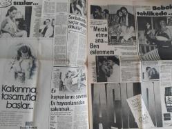 Hafta Sonu Haftalık Aktüalite Sinema Tiyatro Müzik ve Magazin Gazetesi - 17 Eylül 1981 - Müjde Ar, bu düşüşü kendi eliyle hazırladı - İzmir'de gizli nişan - Emel Sayın - Filiz Akın - Gülşen Bubikoğlu savaşı - Yargıtay, Bülent Ersoy'un kadınlığını tartışıyor - Baba kız birbirini reddediyor - Behiye Aksoy - Ahmet Aksoy - Meral Zeren - Görünmeyen adamın gözüyle - Yağmurla sızılar - Sonbaharda saçlar neden dökülür - Nilüfer - Ferdi Tayfur - Gökben - Neslihan Tekin - Ercüment Berker - Semra Torin - Selim Edes - Ömer Aral - Ayşe Irmak - Fikret Şenes - Ülkü Aker - Çiğdem Talu - Fatma Girik - Memduh Ün - 23 yıllık aşk Marmaris'te bitti - Siz yazın, biz okuyalım - İzzet Altınmeşe, müteahhit kurbanı - Tülay Özer - Damat bey evli çıktı - Gencay Erbatu - Sevda Seval - Gülünç ama gerçek - Orhan Boran - Mediha Şen'in en mutlu günü - Hülya Koçyiğit, evlat - Ahmet Hoşsöyler - Bekir Çelenk - Nilüfer Koçyiğit - Gülşah - Vasfi Uçaroğlu - Kamuran Akkor - Didem Baykal - Şebnem İkbal - Tam Takım Gazete