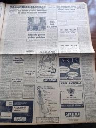 Cumhuriyet Gazetesi - 30 Aralık 1960 - İyileşen Cemal Gürsel İlk Basın Toplantısını Yaptı -  Bitsin Artık Şu Buhran Yazan Nadir Nadi Köşe Yazısı - Menfi Faaliyette Bulunanlara Başkan Cemal Gürsel Basit Kuyruklar Dedi - Şeker Fiyatı 50 Kuruş İndiriliyor - Sanayi Bakanı Şahap Kocatopçu - Dün Yurtta Kurucu Meclise 56 Temsilci Daha Seçildi - 8 Milyoner Taşıyan Özel Uçak Geldi - 10. Köy Yazan Fakir Baykurt Yazı Dizisi - Asi Baluba Kabilesi Mensupları Bir Trenin 20 Yolcusunu Öldürdüler - Burhan Felek Köşe Yazısı - Resimli Roman Başkasının Günahı Çizen Yves Sayol - Reşat Nuri Güntekin'in Eseri Nasıl Bulundu - Boksör Patterson Tekrar İdmana Başlıyor - Galatasaray Ve Beşiktaş'ın Son Çalışmaları Bugün - Edison Ampul - Kayseri Apikoğlu Sucuk - Tottenham Ve Roma Liderliği Koruyorlar - Galatasaray Hapoel Basketbol Maçları - Iskra Telefon - Spor Şurası İçin İlk Toplantı Dün Yapıldı - Van Gogh'un Mektupları İlk Defa Yayınlandı - İstanbul Belediyesi Şehir Tiyatroları - İstanbul Ankara Radyosu Programı