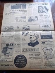 Cumhuriyet Gazetesi - 30 Aralık 1960 - İyileşen Cemal Gürsel İlk Basın Toplantısını Yaptı -  Bitsin Artık Şu Buhran Yazan Nadir Nadi Köşe Yazısı - Menfi Faaliyette Bulunanlara Başkan Cemal Gürsel Basit Kuyruklar Dedi - Şeker Fiyatı 50 Kuruş İndiriliyor - Sanayi Bakanı Şahap Kocatopçu - Dün Yurtta Kurucu Meclise 56 Temsilci Daha Seçildi - 8 Milyoner Taşıyan Özel Uçak Geldi - 10. Köy Yazan Fakir Baykurt Yazı Dizisi - Asi Baluba Kabilesi Mensupları Bir Trenin 20 Yolcusunu Öldürdüler - Burhan Felek Köşe Yazısı - Resimli Roman Başkasının Günahı Çizen Yves Sayol - Reşat Nuri Güntekin'in Eseri Nasıl Bulundu - Boksör Patterson Tekrar İdmana Başlıyor - Galatasaray Ve Beşiktaş'ın Son Çalışmaları Bugün - Edison Ampul - Kayseri Apikoğlu Sucuk - Tottenham Ve Roma Liderliği Koruyorlar - Galatasaray Hapoel Basketbol Maçları - Iskra Telefon - Spor Şurası İçin İlk Toplantı Dün Yapıldı - Van Gogh'un Mektupları İlk Defa Yayınlandı - İstanbul Belediyesi Şehir Tiyatroları - İstanbul Ankara Radyosu Programı