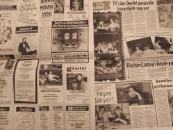 Merhaba Haftalık Aktüalite, Sinema ve Magazin Gazetesi - 13 Temmuz Sayı:105 - Müjde Ar S.O.S veriyor - Gülşen Bubikoğlu inzivaya çekildi - Selma Güneri babasının izinde - Ersan Erdura durmaksızın çalışıyor - Ahu Tuğba'nın güzellik reçetesi - Turgut Özal - Pakize Suda Assolistlikte iddialı - Suna Yıldızoğlu, Çetin Alp'ten çocuk istiyor - Sibel Egemen - Kırmızı Başlıklı Kız - Şiir Köşeniz - Linda Hartley - İlk filminde Alain Delon ile oynayacak - Jane Birkin itiraf etti - Ömer Şerif kızı yaşındaki sevgilisinden ayrılmıyor - Eğlendiğiniz yerde bizde vardık - Emin Cankurtaran - TV'ciler Devlet parasıyla hovardalık yapıyor - TV'de skandal! - Rüçhan Çamay'ı böyle yakaladık - Semiha Yankı patlamaya hazır - Yeşim dalıyor - Zeki Müren'in unutamadığı olay - Sanat Güneşimiz kırılan kadehi unutamıyor - Kristin Haydar'ın sesi soluğu kesildi - Zerrin Özer isyan etti - Fatma Girik kahroluyor - Memduh Ün - Sevda Ün -Melih Kibar - Çiğdem Talu - Nükhet Duru fotoğraf ve haberi - Tam Takım Gazete