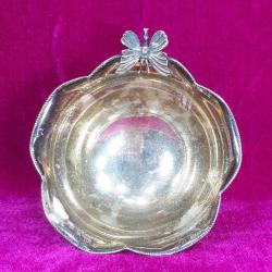 VINTAGE KELEBEK SÜSLÜ KENARLARI VOLANLI EL YAPIMI GÜMÜŞ KAPLAMA METAL ŞEKERLİK