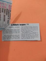 24 Nisan 1988 - Güneş Gazetesi - Sovyet Birliği'nden fark yedik:7-1 - G. Millilerin bozgunu - UEFA Kupası Avrupa Gençler Eleme Grubu'nda dün Sovyetler Birliği ile karşılaşan Türkiye A Genç Milli Takımı ağır bir yenildi aldı Gazete tam değil kupürüdür - 9x5cm ebatındadır..