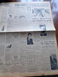 Yeni İstanbul Gazetesi - 3 Mayıs 1953 - Mahkeme Önünde İnkılap Münakaşa Edilebilir Mi Yazan Habib Edib Törehan Köşe Yazısı - Ürdün'ün Genç Kralı Hüseyin - Irak ve Ürdün'ün Genç Kralları Dün Taç Giydi - Bağdad'da İran Dışişleri Bakanı Doktor Fatimi'nin Yeni İstanbul'a Demeci - Brezilya Takımı F. C. America Fenerbahçe'yi 3 2 Yendi - Deprem Sebebiyle Karaburun Ve Foça'da 300 e Yakın ev Yıkıldı - Amerika Büyükelçisi McGhee Türk Halkına Hitaben Bir Veda Mesajı Yayınladı - Küçük İnsanlar Yazan Faik Baysal Yazı Dizisi - Pazar Konuşmaları Yazan Baydar Derler - Üç Yugoslav Havacısı Amerika'ya İltica Etti - Dumlupınar Denizaltısının Batmasında Sebep Olan Naboland Süvarisi Lorentzon İsveç'te de Yargılanacak - Avrupa Hafif Siklet Boks Şampiyonluğu - Dünya Casuslarının Piri Konsül Regülüs Yazan Mustafa Cezar - Büyük Röportaj Serisi İslam Memleketleri Yazan Fikret Adil - Meşhur Kompozitör Arturo Toscanini - Kral Kupasını Dün Blackpool Kazandı - Türkiye Futbol Birincilikleri - Arı Unları - Gripin