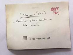 KADRİYE - YILDIZ KENTER - 1990'LAR YAZ EVİ DİZİSİ SETİNDEN OYUNCULARIN ORİJİNAL FOTOĞRAFI, 12 x 9 cm EBADINDA