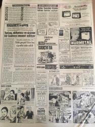 HÜRRİYET GAZETESİ 5 MART 1966 YIL :18 SAYI :6411---Polis ,yalan makinesini kullanmaya başlıyor ---Ankara da Hükümet Aleyhinde Beyanname Dağıtıldı ---Sanıklar artık dayak yemekten kurtulacak ---Lise mezunlarına yedek astsubaylık hakkı  verilmiyor ---Bekarlar Partisi Kuruldu ---MP, Seçimlerin Yenilenmesi için Meclise Başvuruyor ---Ajda Pekkan Adana ya gecede iki bin liraya şarkı söylemeye gitti ---Kaçakçılıktan sanık hava binbaşısı mahkemede dert yandı  :Bari suni ayağımı veriniz ---Merkez ilçelerinde ilkokulu bitirme kursları açılıyor ----Bir hırsız cephanede yüklü kamyonu çaldı ---Londra Büyükelçimizin Sekreteri Kıbrıslı Güzel Özcan Ameliyat Masasında Can Verdi ---Zeki Müren :En son plağını takdim eder --Galatasaray Ank.Gücü ---Göztepe puan  almağa hazır  lig lideri Beşiktaş çekiniyor --Türk Futbolu İyi Yoldadır ---Tamer Yiğit ,Sevda Ferdağ ,Tanju Gürsu ,Selda Alkor ----Selma Güneri  Son Kuşlarda Ediz Hun la ---Aşkların en hızlısını Tanju Gürsu ile Selda Alkor Yaşıyor ---