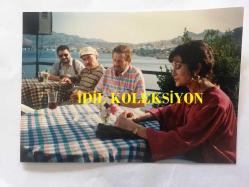 ŞÜKRAN GÜNGÖR - MÜŞFİK KENTER - YILDIZ KENTER - 1990'LAR YAZ EVİ DİZİSİ SETİNDEN OYUNCULARIN ORİJİNAL FOTOĞRAFI, 12 x 9 cm EBADINDA