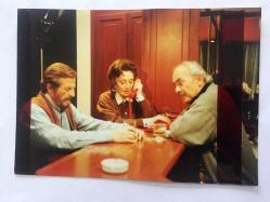 ŞÜKRAN GÜNGÖR - MÜŞFİK KENTER - YILDIZ KENTER - 1990'LAR YAZ EVİ DİZİSİ SETİNDEN OYUNCULARIN ORİJİNAL FOTOĞRAFI, 12,5 x 10 cm EBADINDA