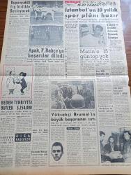 Milliyet Gazetesi - 3 Mart 1961 - Cemal Gürsel'in Basın Toplantısı - Başkan Tayinleri Açıkladı Fahri Özdilek Başbakan Yardımcısı - Cahit Talas Çalışma Bakanı Oldu - Milli Eğitim Bakanı Ahmet Tahtakılıç Oldu - Tanıklar Üniversite Olaylarını Anlattı - Eroin Şebekesi Yakalandı - Almanya Yatırım Kredisi Verecek - Hasan Ali Yücel Dün Defnedildi - Coppelia Ve Sonrası Yazan Metin And - Çetin Altan Köşe Yazısı - Bugünkü Burç Falınız - İstanbul Ankara Teknik Üniversite Radyosu Programı - İngiliz Basını Gözü İle Yassıada Duruşmaları - Abdülcanbaz'ın Maceraları Çizgi Roman Çizen Turhan Selçuk - İzmir Radyosu Orta Dalgadan Yayına Başlıyor - Seha Meray Ortadoğu Teknik Üniversitesi Rektörlüğüne Getirildi - Ramazan Köşesi - Dünyanın En Meşhur Falcısı Madam Delyane Anlatıyor - Cici Can Çizen Bedri - Sahne Aşkları Çizen Leonard Starr - Boncuk Walt Disney - Demir Yumruk Çizen John C. Murphy - Bir Rüzgar Esti Yazan Daniel Gray - İstanbul'un 10 Yıllık Spor Planı Hazır - Metin Oktay'a 15 Gün Top Yok