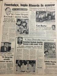 HÜRRİYET GAZETESİ  24 EKİM 1964 YIL 17 SAYI :5921---Yunanistan dan Afrika ya 10 Ayda 17 Bin İşçi Gitti ---Yunanistan ın Dışardaki İşçilerden Geliri Yılda 128 Milyon Dolar ---Karısı ,kendini terk eden asker  terhise  kadar çocuklarını yurda teslim etti ---7 Kişiyi tecavüz ederek öldüren katil idam sehpasında açık saçık  şarkılar söyledi ---İnsan Kasabı Üvey Oğlu Tarafından İtham Edildi --Dışişleri Bakanı Erkin Sinirlendi --381 Kişinin can verdiği Frejus Barajı faciasının duruşması başladı ---10 Senedir Güney Afrika da Orkestra Şefliği Yapan Türk Kadın ----Fenerbahçe ,bugün Altınordu ile oynuyor --M.Ceza Heyeti Kaymak ı Suçsuz Buldu ---Can Bartu ---18. Tokyo Olimpiyatları Bugün Kapanıyor : Basketbol finalinde Amerika Rusya yı 4. defa yendi :73-59---Galatasaray da amatör  takım var mı ?---Futbolda Macarlar Şampiyon Oldu ---1965 Türk Sinemasında Müzikal Fil Yılı Olacak ---3 Yıl sabırdan sonra yıldızlığa yükseldi ---Kadınların 20 senede emekli olması  istendi ---