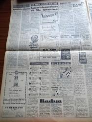 Milliyet Gazetesi - 22 Şubat 1961 - Kurucu Meclis Dün 11 Bütçeyi Kabul Etti - Adnan Menderes Suzan Sözen'le Münasebetleri Hakkında Suallleri Cevaplandırıyor Fotoğraf - Kızılderili Prenses Süreyya - Hükümet Gericilere İhtar Etti - Çetin Altan Köşe Yazısı - İstanbul Ankara Teknik Üniversite Radyosu Programı - Yassıada Duruşmalarına Ait Film Tamamlandı - Aşılanmamış Köpeklerin Sahipleri Ceza Görecek - Ramazan Köşesi - Abdülcanbaz'ın Maceraları Çizgi Roman Çizen Turhan Selçuk - Burdur Bölgesinde Taş Devri İnsanları Aşık Oynuyormuş - Bir Rüzgar Esti Yazan Daniel Gray Yazı Dizisi - Cici Can Çizen Bedri - Maruf Bey Çizen Martin - Johnny Hazard Çizen Frank Robbins - Tombik Çizen Trog - Galatasaray Voleybol Turnuvasına Katılamıyor - Galatasaray İzmir'de Merakla Bekleniyor - Fenerbahçe Reisi Hasan Kamil Sporel - Basın Kupası Boks Maçları Bu Akşam - Eskrim Ajanı Rıza Erseven - Amerika Hava Kuvvetleri Basketbol Şampiyonası - 12 Avrupa Futbol Takımı Arjantin'de Oynayacak - İzmirspor