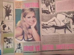 Pazar Haftalık Aktüalite Sinema Tiyatro Müzik ve Magazin Dergisi - 26 Temmuz 1968 - Sayı:618 - Selma Güneri - Yusuf Sezgin söylentileri yalanladı: - ''Fırtına dindi ve artık mutluyuz'' - ''Fırtına Balayı'' sona erdi ve Soydan'lar yuvalarına kavuştular - Hülya Selim - Melek Koçyiğit - Oya Peri geçte olsa kararını verdi: ''Sinemada istediğim noktaya ergeç varacağım'' - Birbiri ardına film çeviren Esen Püsküllü durmadan şişmanlıyor - Salih Güney - Zeynep Tedü - Bir zamanların ''Hızlı'' çapkını Salih Güney evlendikten sonra iyice uslandı - PURO Sabun Reklamı - Leyla Sayar'dan sonra Tülin Elgin'de dansöz oldu - Bebek davası Tamer Yiğit'i çok üzüyor - Figen Say - Pervin Par - Kartal Tibet - Sevda Nur'un ayakları kırıldı - Vahi Öz fotoğraf ve haberi - Tam Takım Dergi