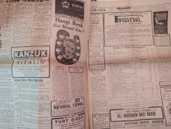 Akşam Gazetesi - 10 Teşrinisani 1938 - 10 Kasım 1938 - Bütün memleket matem içinde Atatürk bu sabah dokuzu beş geçe gözlerini dünyaya kapadı - Bayraklar yarıya indirildi - En büyük Türk'ün hayatı - Bizi biz yapan, Türke milliyetinin gururunu ve nefsine itimadı veren odur - Belediye Eminönü'nü açmak için ne kadar para verdi - Meş'um kadın - Haftalık piyasa - Şehir Haberleri - Hazin bir hadise - Saadetlerini dışarı varmıyan bir çift milyarder - Güzel konuşmak sanatı - Turgutlu Halkevi ve parti binası - Güneş kulübü hakkındaki asılsız neşriyat - Aspirin İlaç Reklamı - Bizde ilk defa piyanko nasıl başladı? İlk piyanko talihlisi - Kıyamet ne zaman kopacak - Brahma rahiplerini uğraştıran muamma - Zonguldakta resim sergisi - Hor Konkur - Küçük İlanlar - Hangi Renk Sizi Mesud Eder? - Neokalmina ilaç reklamı fotoğraf ve haberi - Tam Takım Gazete