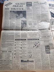 Milliyet Gazetesi - 29 Mayıs 1961 - Anayasası Kabul Edildi - Kore'de Dün 76 Gazete Kapatıldı - 27 Mayıs Devriminin Yıldönümü Kutlandı - Askeri Vasıtadan Atılırken Patlayan Bir Fişek Ruhsar Zırh İsimli Bir Kadını Öldürdü - Diyarbakır'da Bir Petrol Damarı Daha Bulundu - Seyahat Serbestisi Haziran'da Tanınıyor - İstanbul'un 508. Fetih Yıldönümü - Çetin Altan Köşe Yazısı - Bugünkü Burç Falınız - Ankara'da Gece Yapılan 27 Mayıs Kutlamalarında Başkan Cemal Gürsel'de Bulundu - Hedefe Doğru Yeni Bir Adım Anayasa - Abdülcanbaz'ın Maceraları Çizgi Roman Çizen Turhan Selçuk - Yıldız Ve Müşfik Kenter Genco Erkal'la Evdeki Yabancı Komedisinde Fotoğraf - Boncuk Walt Disney - Cisco Kid Çizen Jose Salinas Rod Reed- Allahlık Ali Bey Çizen Swan - Haldun Dormen Tiyatrosu - Ordu Takımımız Dün Hollanda'yı 1 0 Yendi - Dünya Kupası Eleme Maçları İçin A Milliler Bugün Oslo'ya Gidiyor - Atlet Fahir Özgüder Sofya'da Birinci Oldu - Tarihin En Büyük Transferi Yapıldı Barcelona'lı Suarez İtalyan İnternazionale'ye
