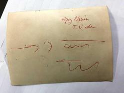 AZİZ NESİN'İN ORİJİNAL FOTOĞRAFI - 12 x 9 cm EBADINDA - SİYAH & BEYAZ - AZİZ NESİN TV KONUŞMASI YAPARKEN